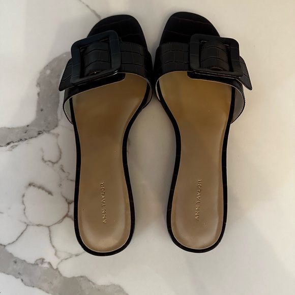 Ann Taylor, Brown Faux Croc, Leather Buckle Flat Sandal/Slides, Sz. 8.5 - Picture 2 of 6